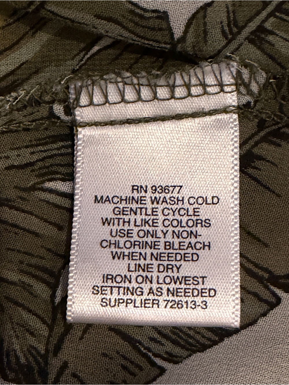 Liz Claiborne Olive Leaf Print Blouse with Keyhole - Picture 4 of 6